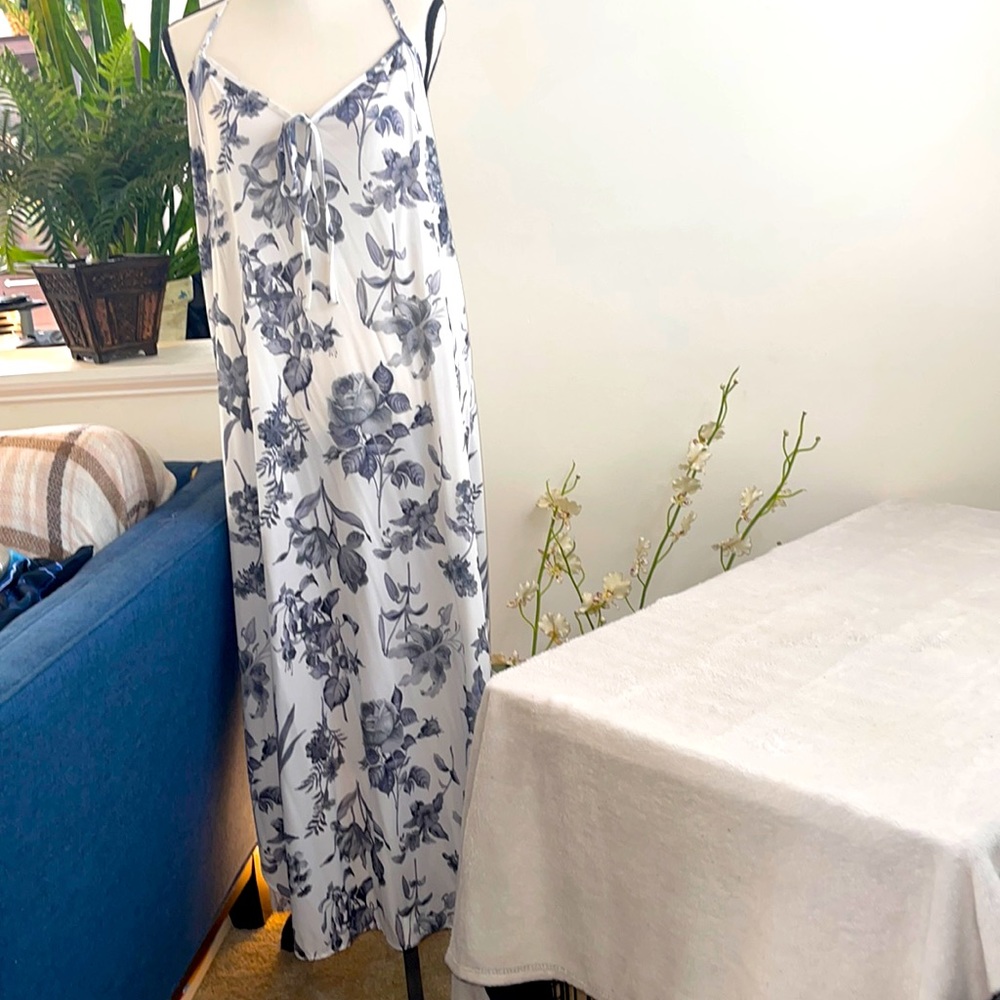 Petra Fashions, size 2x, white and gray floral maxi dress
